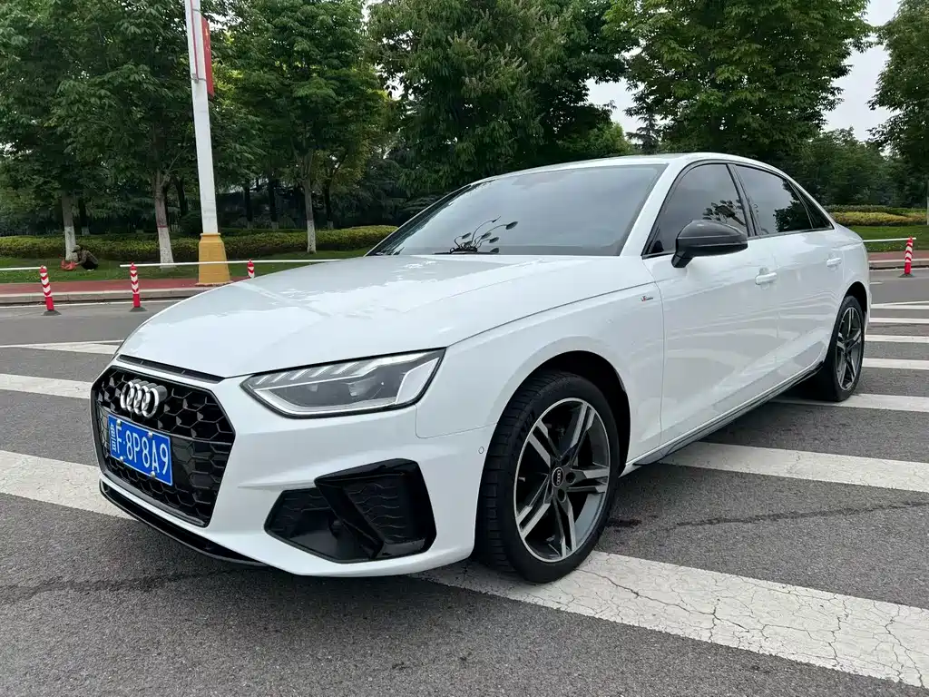 Audi A4L 2022 40 TFSI Luxury