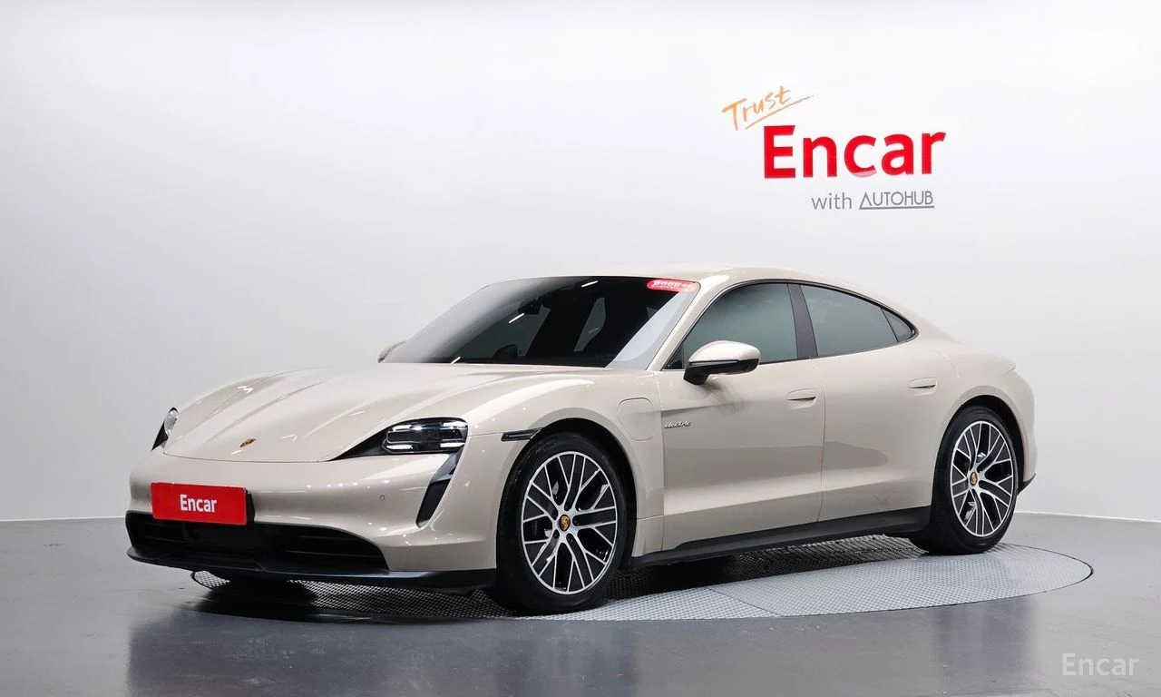 Porsche Taycan Base