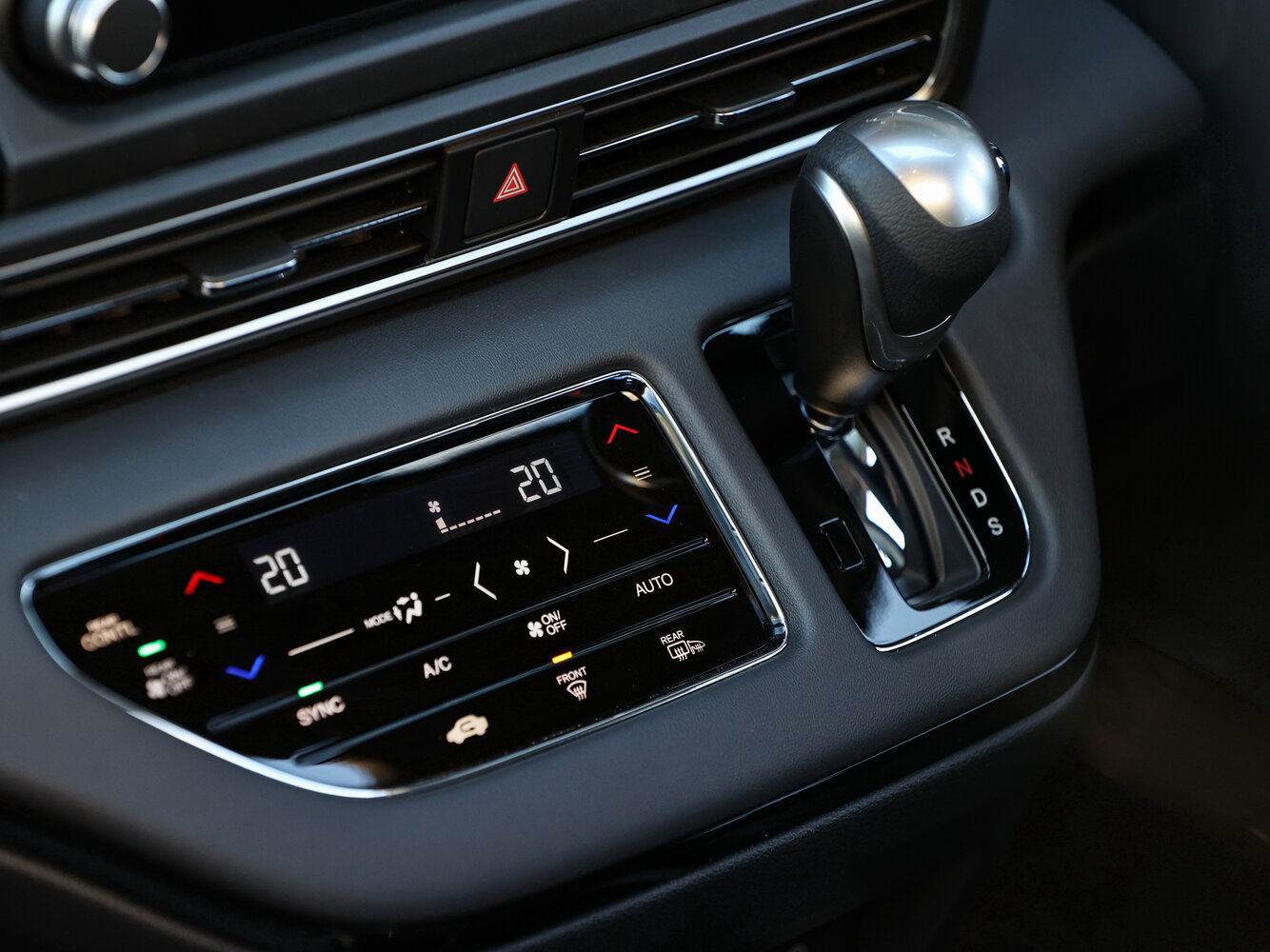 Honda Odyssey 2022 2.0L e:HEV — Фотографии комплектации 12