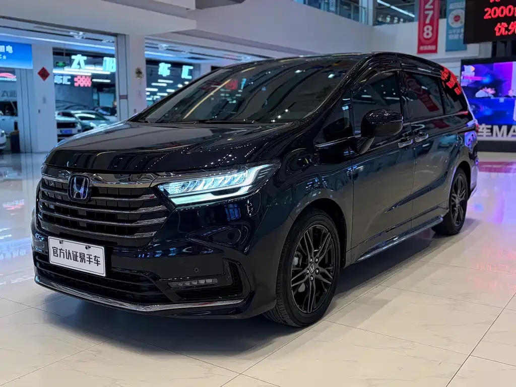 Honda Odyssey 2022 2.0L e:HEV — Фотографии автомобиля 1