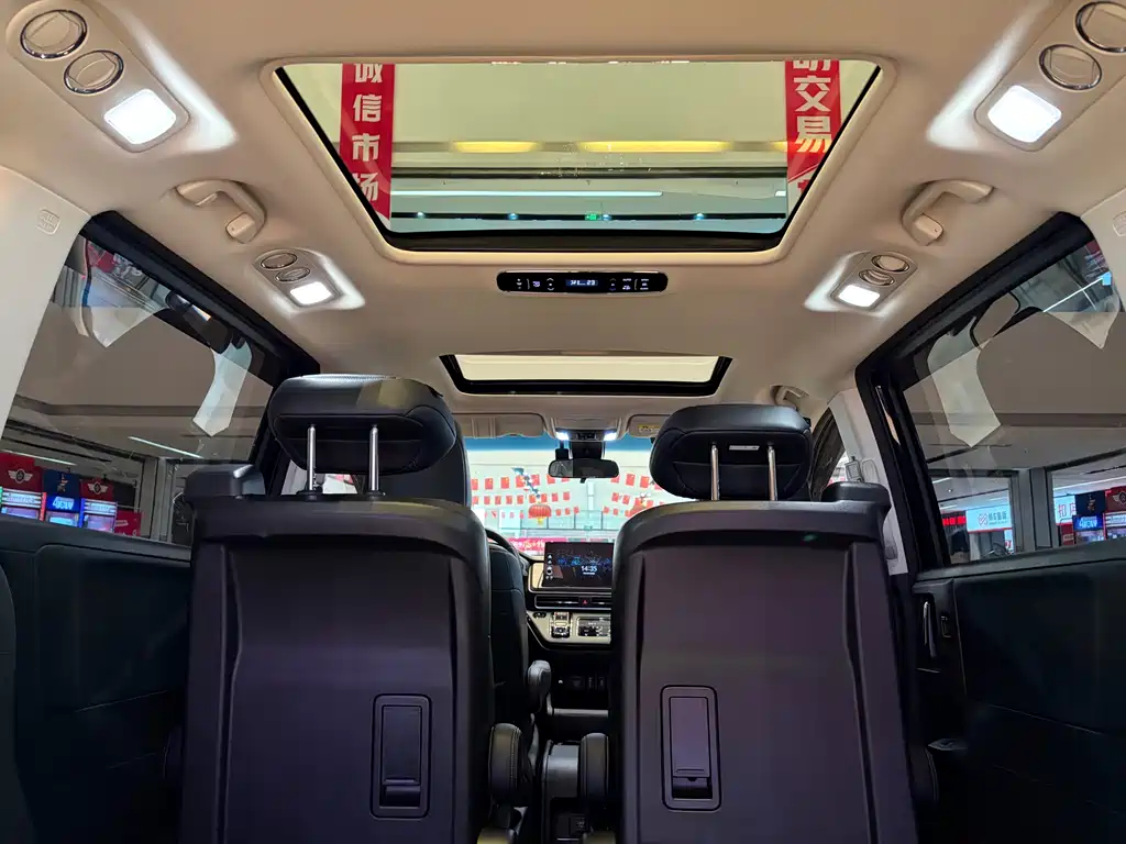 Honda Odyssey 2022 2.0L e:HEV — Фотографии автомобиля 11
