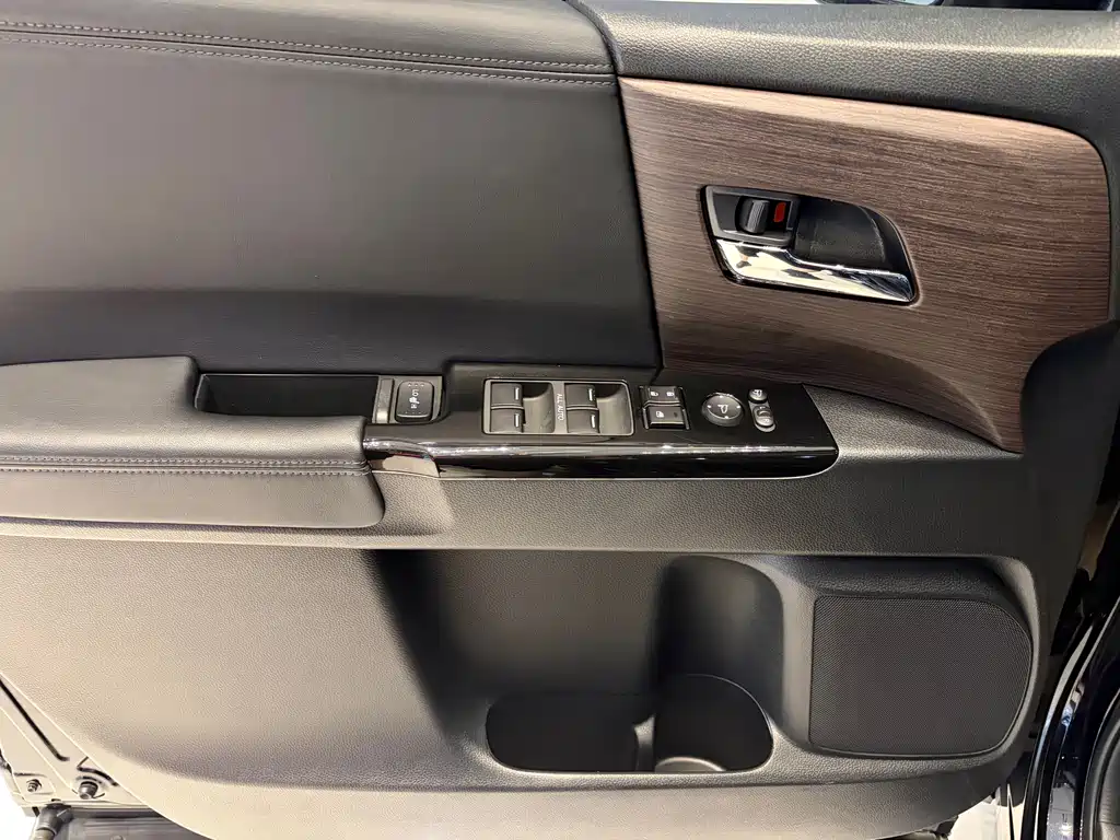 Honda Odyssey 2022 2.0L e:HEV — Фотографии автомобиля 12