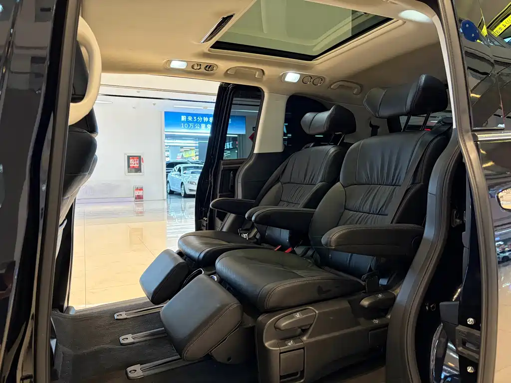 Honda Odyssey 2022 2.0L e:HEV — Фотографии автомобиля 14
