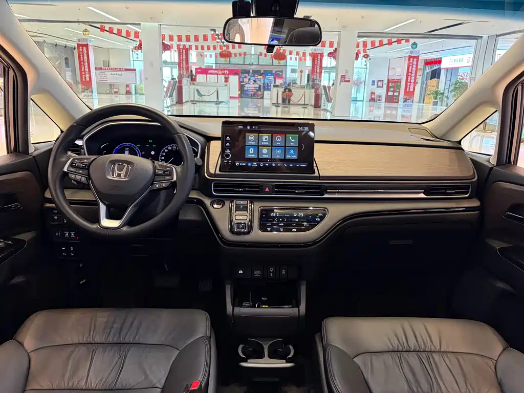 Honda Odyssey 2022 2.0L e:HEV — Фотографии автомобиля 17