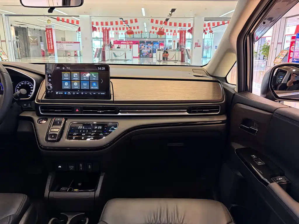 Honda Odyssey 2022 2.0L e:HEV — Фотографии автомобиля 18