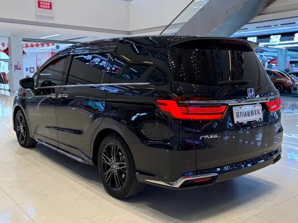 Honda Odyssey 2022 2.0L e:HEV — Фотографии автомобиля 5