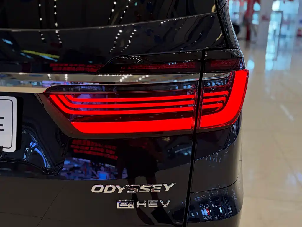 Honda Odyssey 2022 2.0L e:HEV — Фотографии автомобиля 7