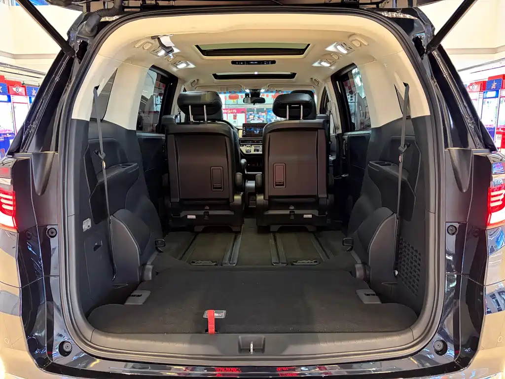 Honda Odyssey 2022 2.0L e:HEV — Фотографии автомобиля 10