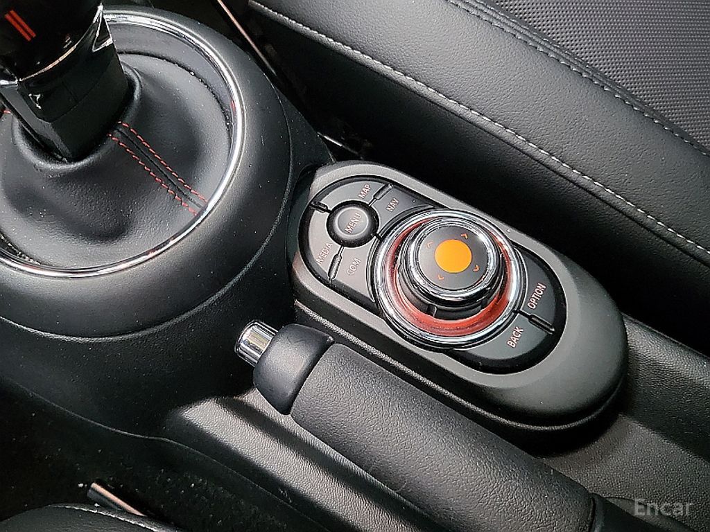 Mini COOPER 5 HIGH — Фотографии автомобиля 14
