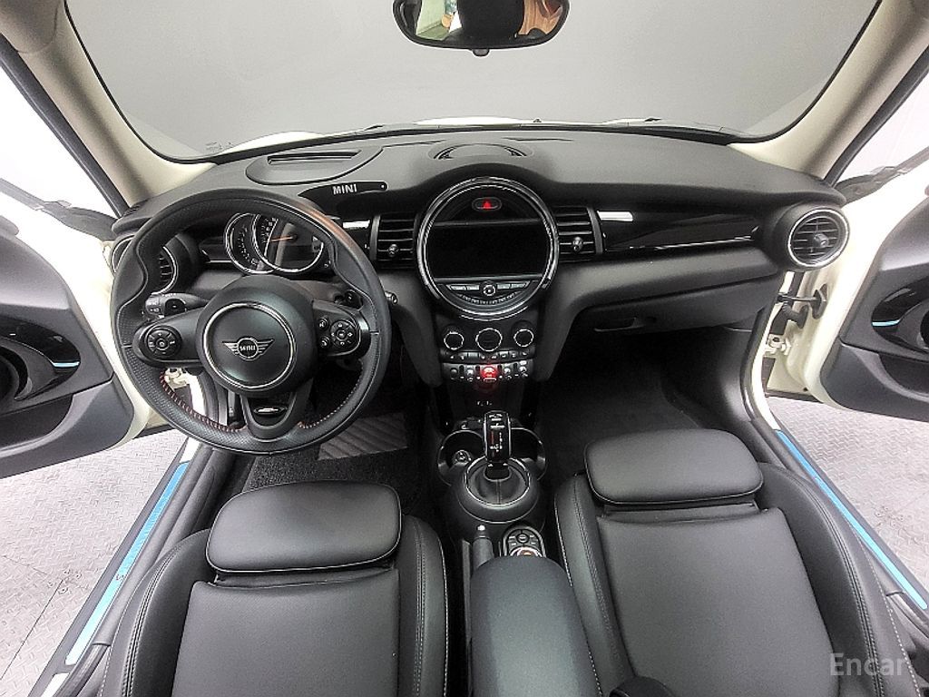 Mini COOPER 5 HIGH — Фотографии автомобиля 10