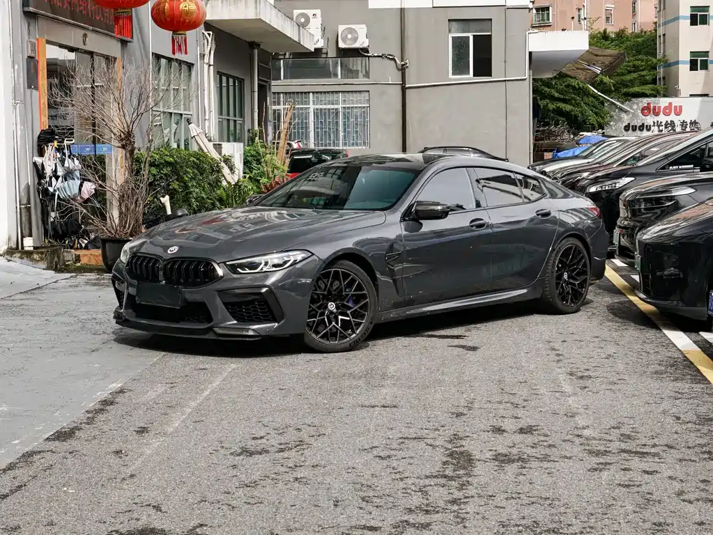 BMW M8 2022 M8