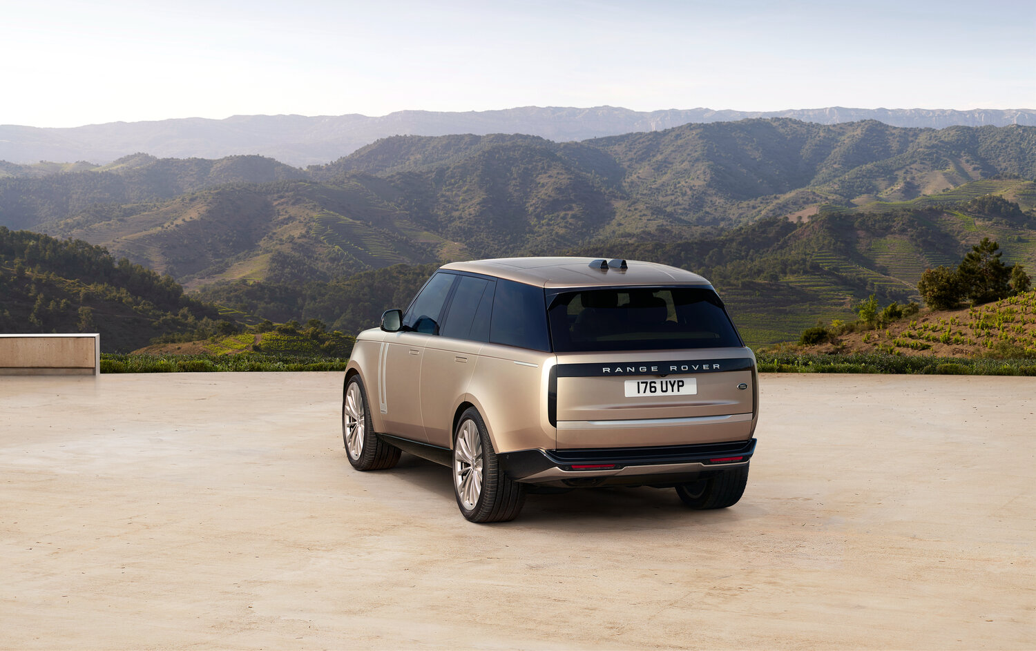 Land Rover Range Rover 2023 3.0 L6 400PS Long Wheelbase — Фотографии комплектации 5
