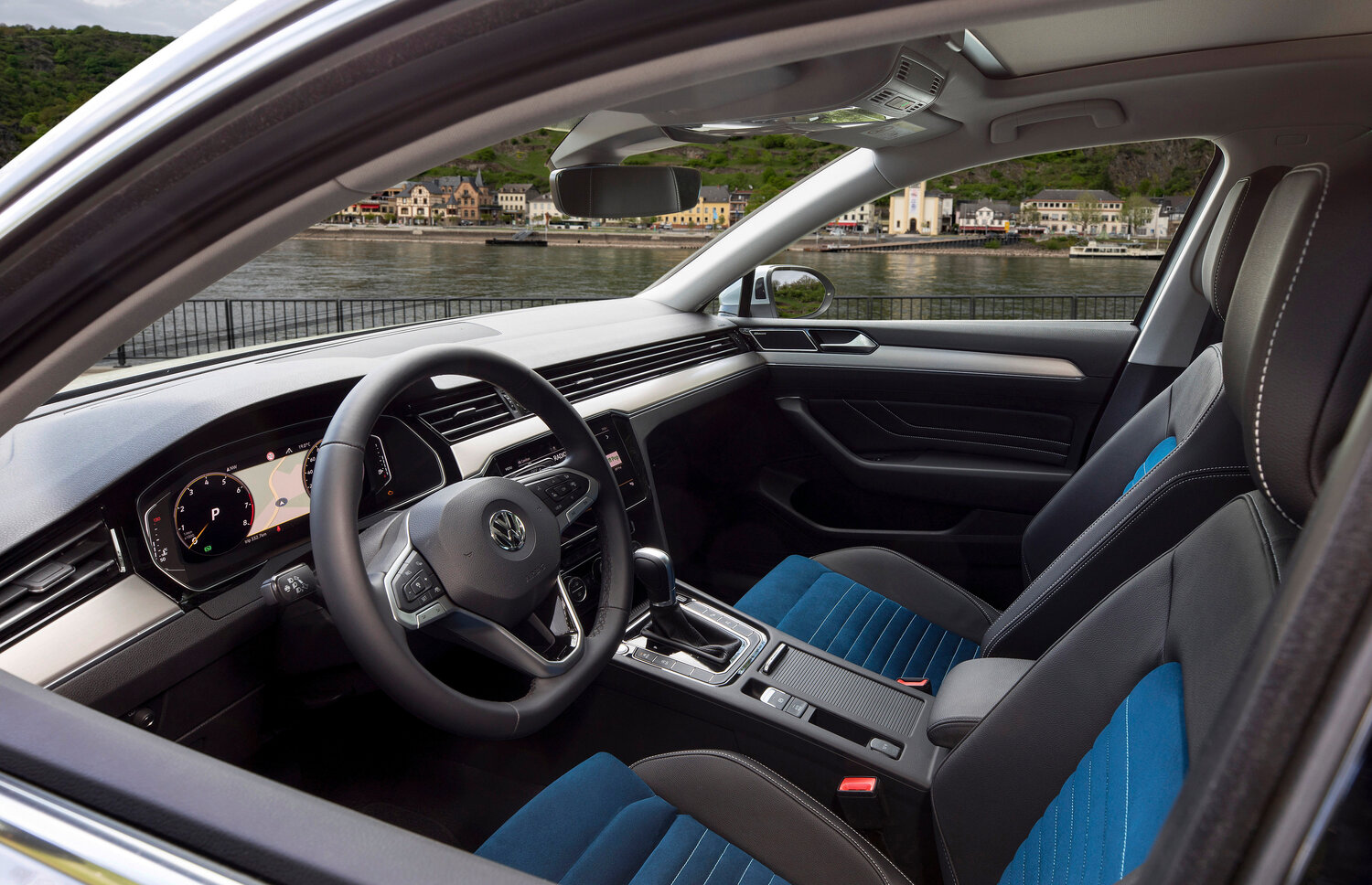Volkswagen Passat 2023 330TSI Luxury — Фотографии комплектации 11