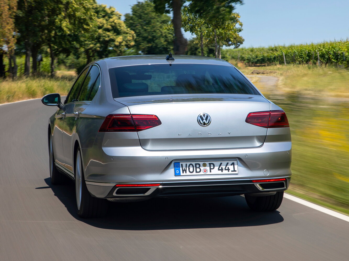 Volkswagen Passat 2023 330TSI Luxury — Фотографии комплектации 4