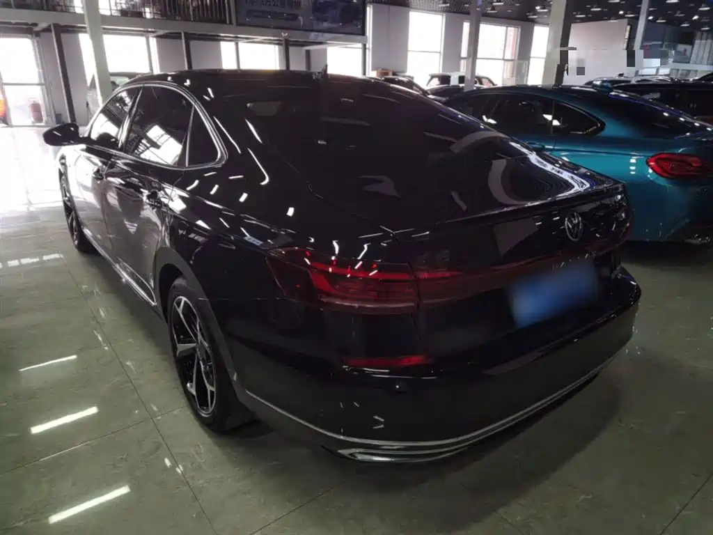 Volkswagen Passat 2023 330TSI Luxury — Фотографии автомобиля 5