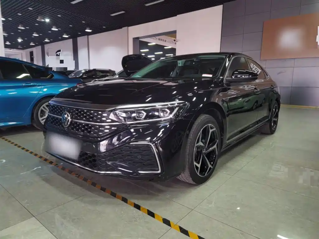 Volkswagen Passat 2023 330TSI Luxury