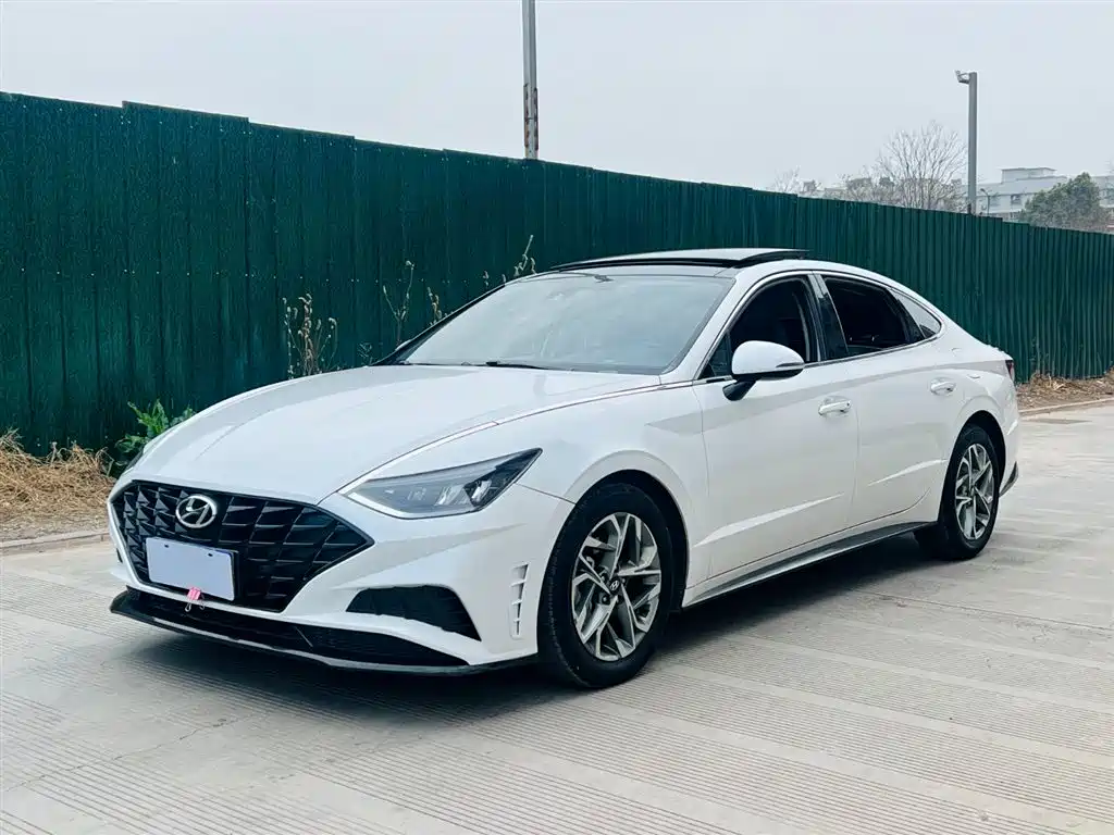 Hyundai 2022 270TGDi DCT 20