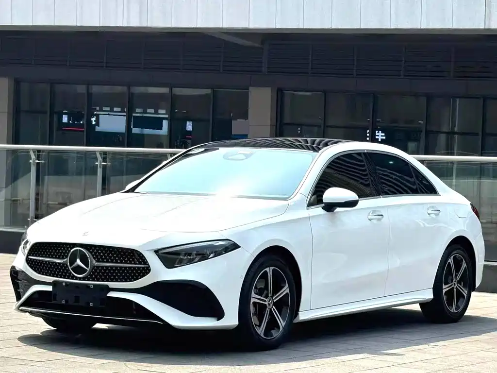 Mercedes-Benz A-Class A 2023 A 200 L Fashion