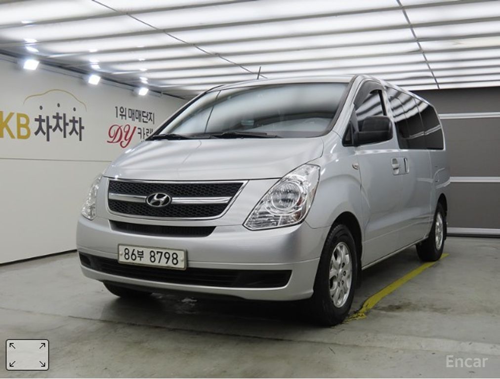 Hyundai Starex CVX Deluxe