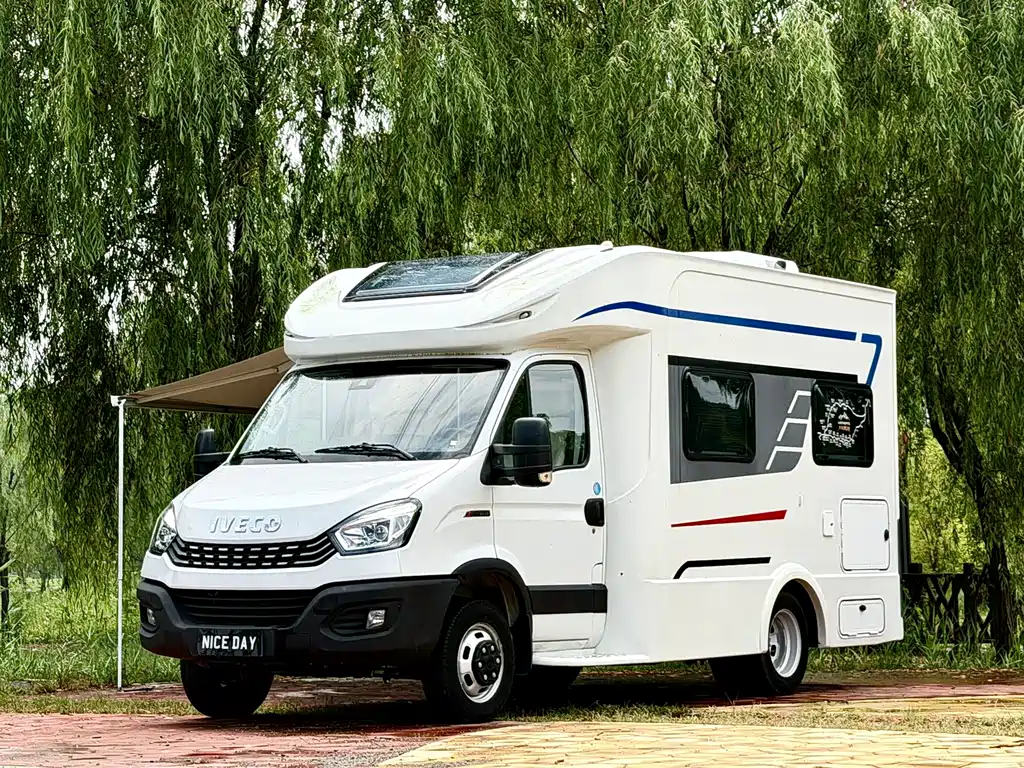 Iveco 1 2021 3.0T
