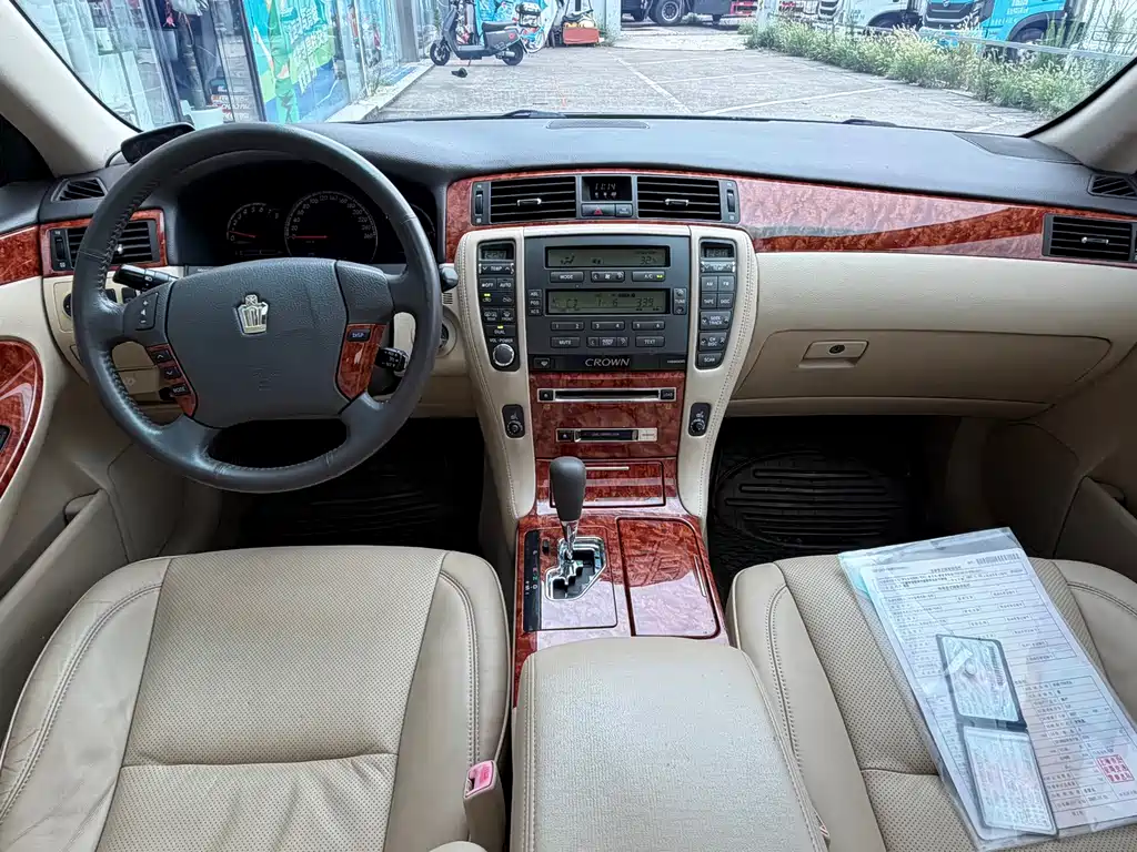 Toyota Crown 2007 2.5L Royal — Фотографии автомобиля 6