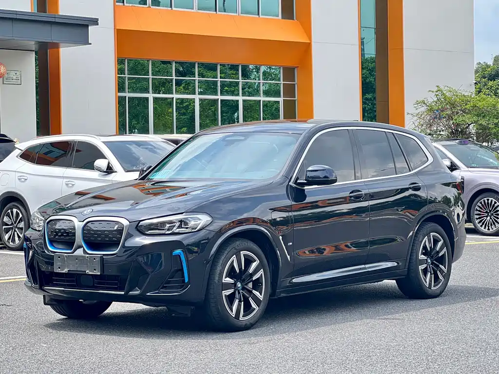 BMW iX3 2022 Lead