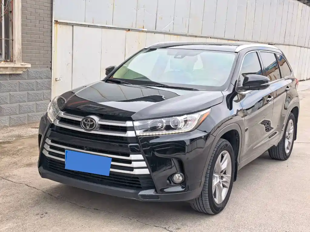 Toyota Highlander 2021 2.0T Luxury 7 мест
