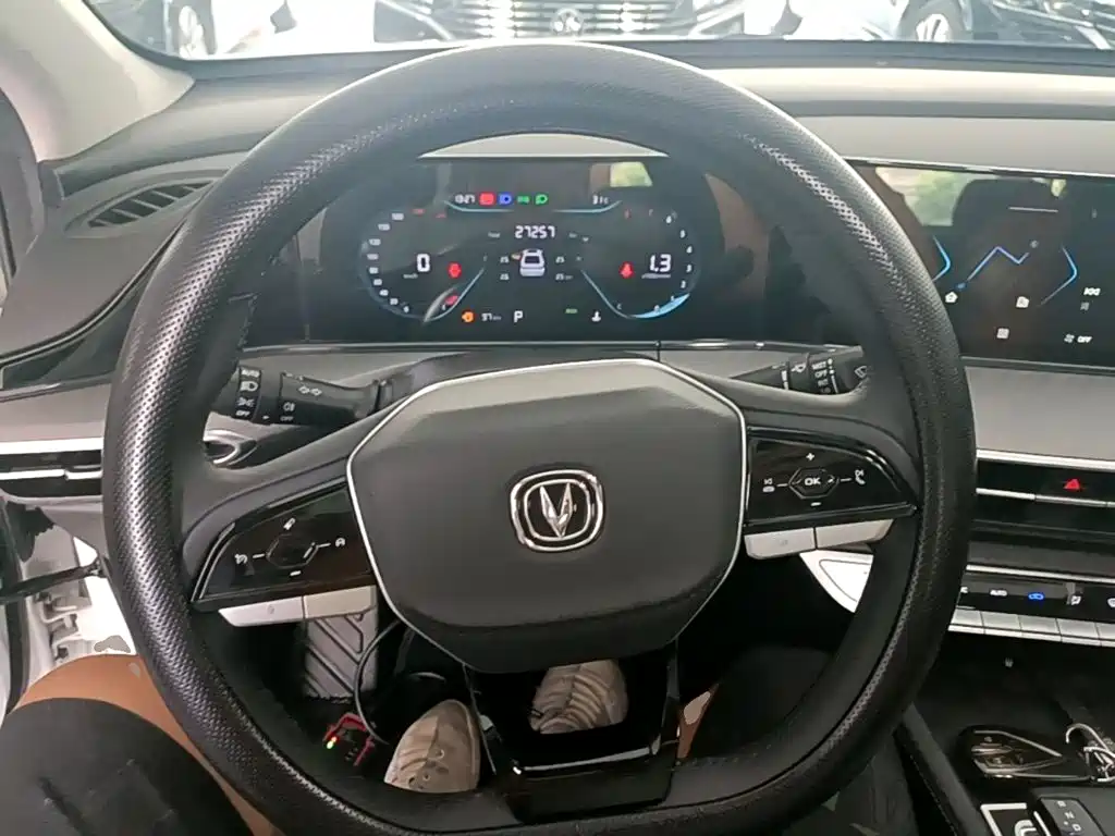 Changan Eado 2023 Enjoy PLUS NE 1.4T GDI DCT Luxury — Фотографии автомобиля 11