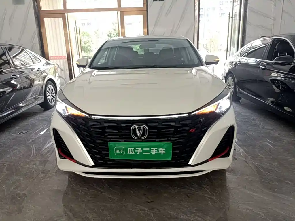 Changan Eado 2023 Enjoy PLUS NE 1.4T GDI DCT Luxury — Фотографии автомобиля 3