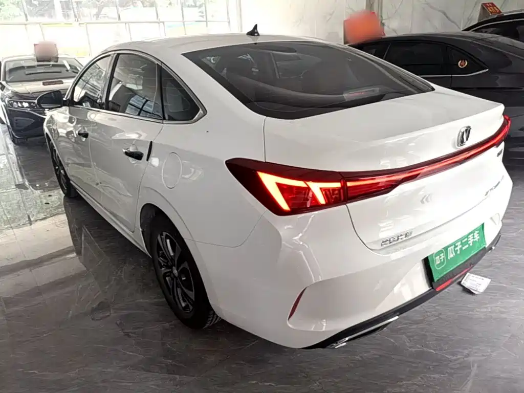 Changan Eado 2023 Enjoy PLUS NE 1.4T GDI DCT Luxury — Фотографии автомобиля 5