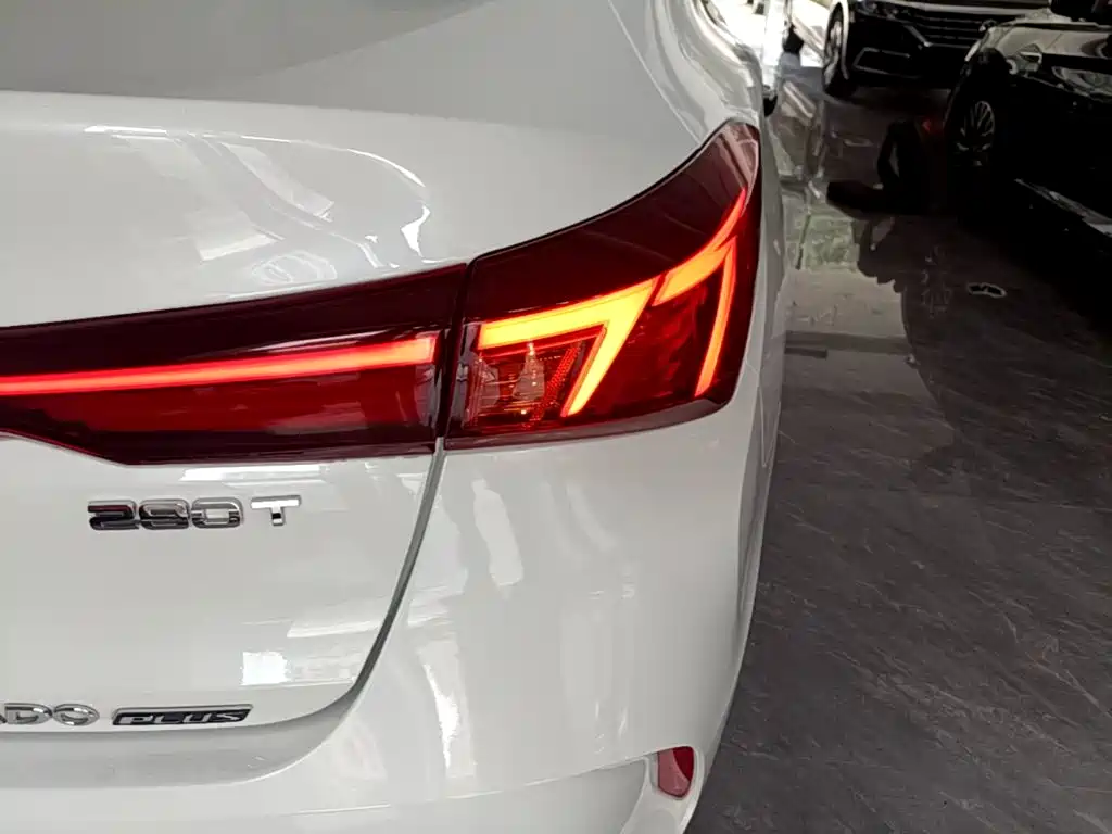 Changan Eado 2023 Enjoy PLUS NE 1.4T GDI DCT Luxury — Фотографии автомобиля 8