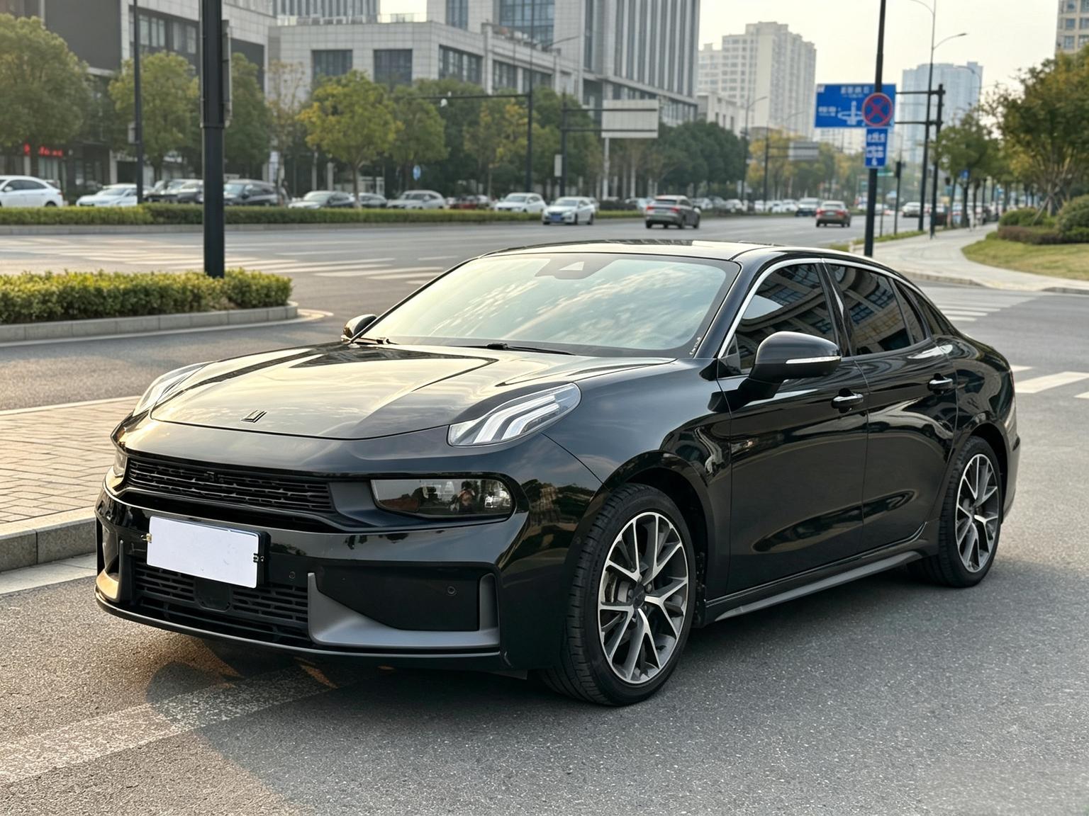 Lynk & Co 03 2019 Updated 1.5TD DCT