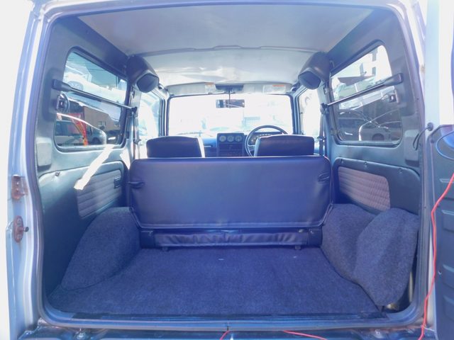 Suzuki — Фотографии автомобиля 9