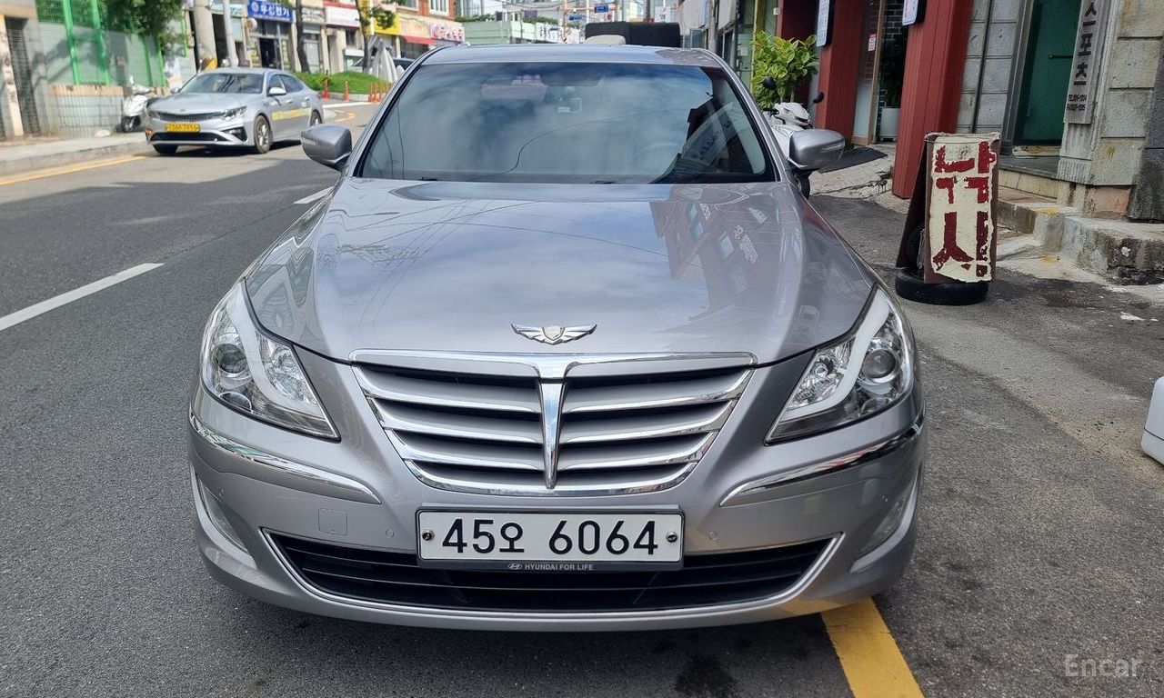 Hyundai Genesis Base