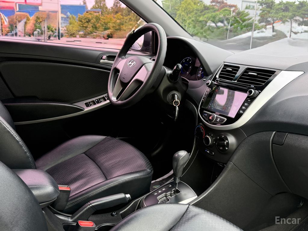 Hyundai Accent Diesel 1.6 VGT Smart — Фотографии автомобиля 9