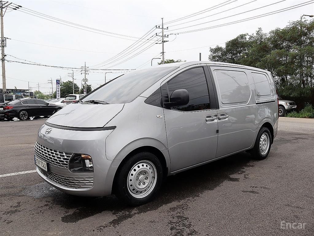 Hyundai Staria Smart