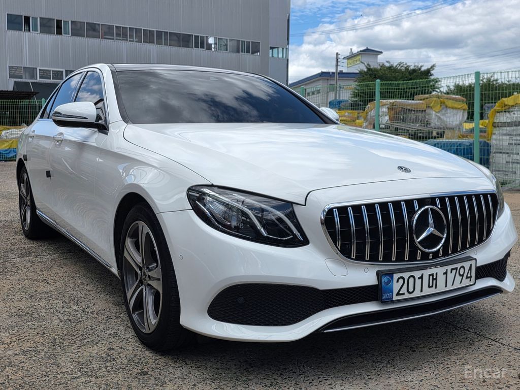 Mercedes-Benz E-Class E300