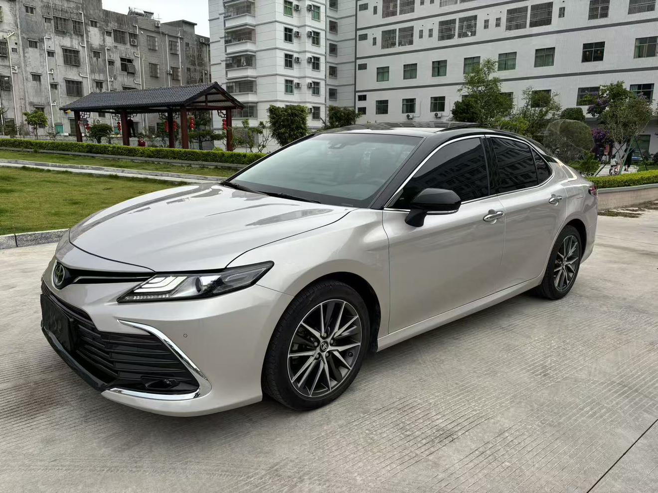 Toyota Camry 2021 2.5G Luxury