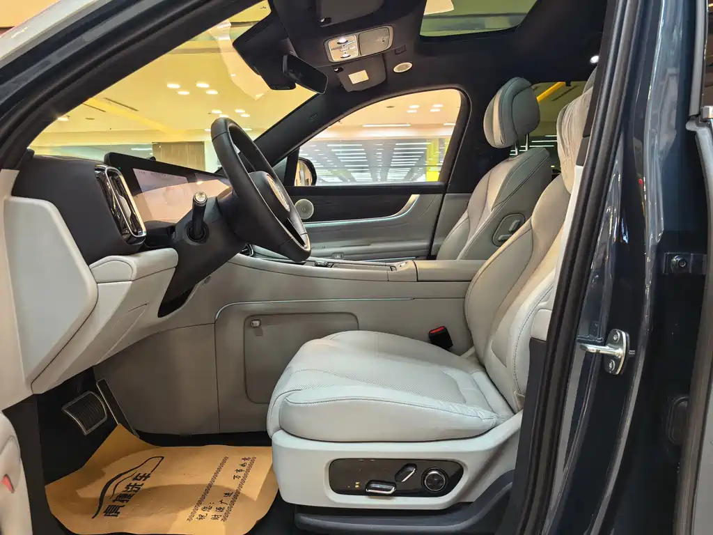 Aito M9 2024 EREV Ultra 42kWh 6 мест — Фотографии автомобиля 9