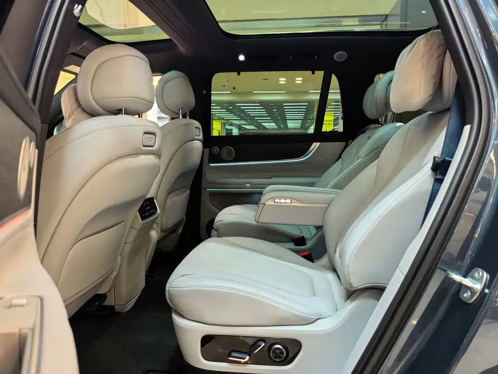 Aito M9 2024 EREV Ultra 42kWh 6 мест — Фотографии автомобиля 10