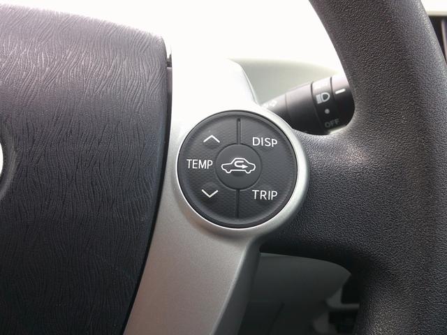 Toyota Prius Alpha S — Фотографии автомобиля 40
