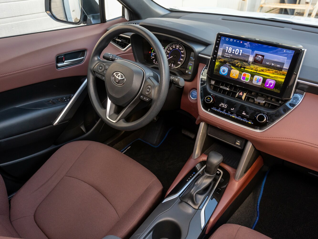 Toyota Corolla Cross Z — Фотографии комплектации 33