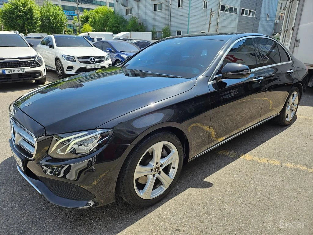Mercedes-Benz E-Class E200