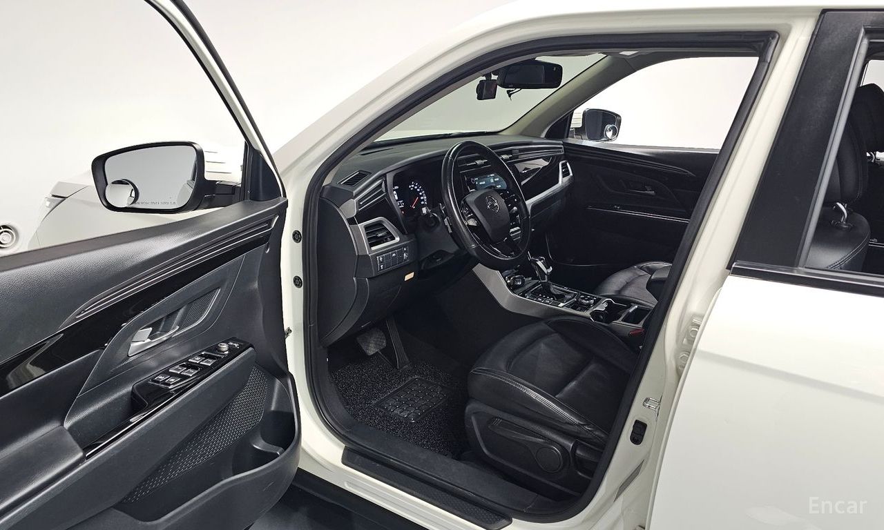 KG Mobility Korando Plus — Фотографии автомобиля 10