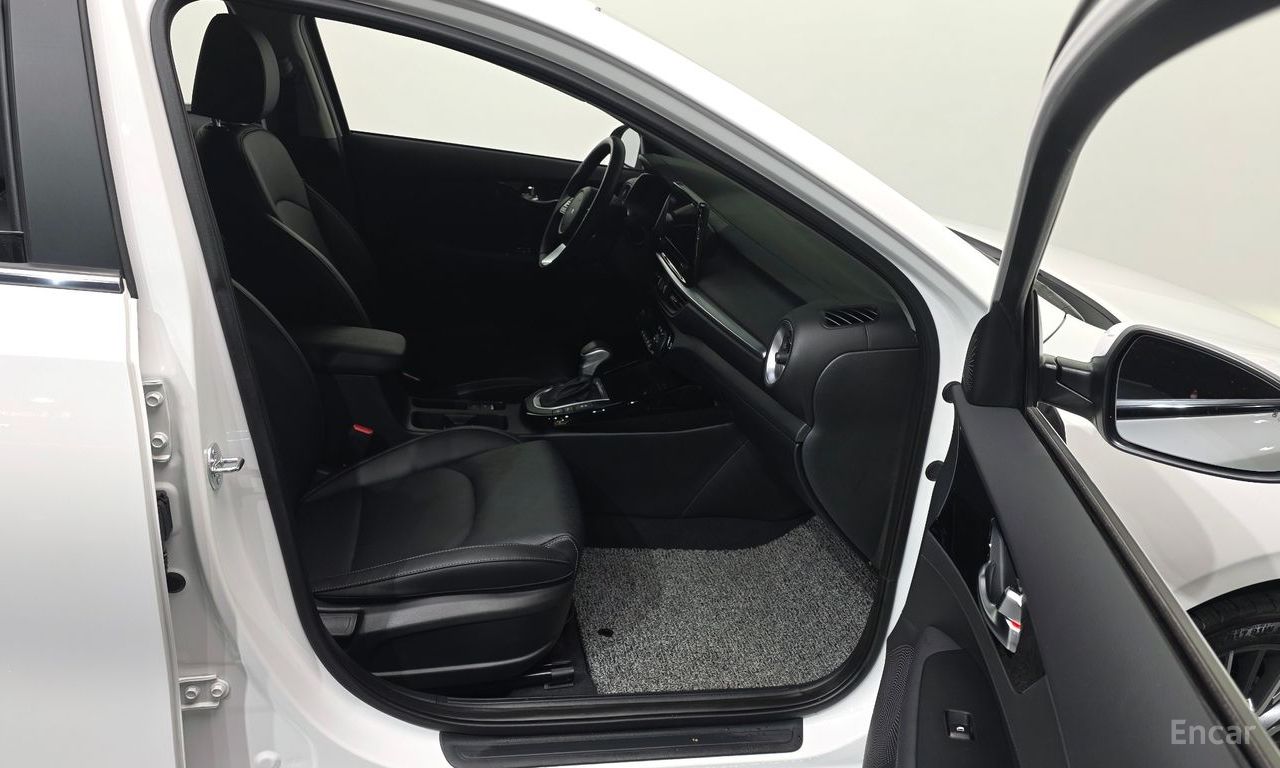Kia K3 Signature — Фотографии автомобиля 11