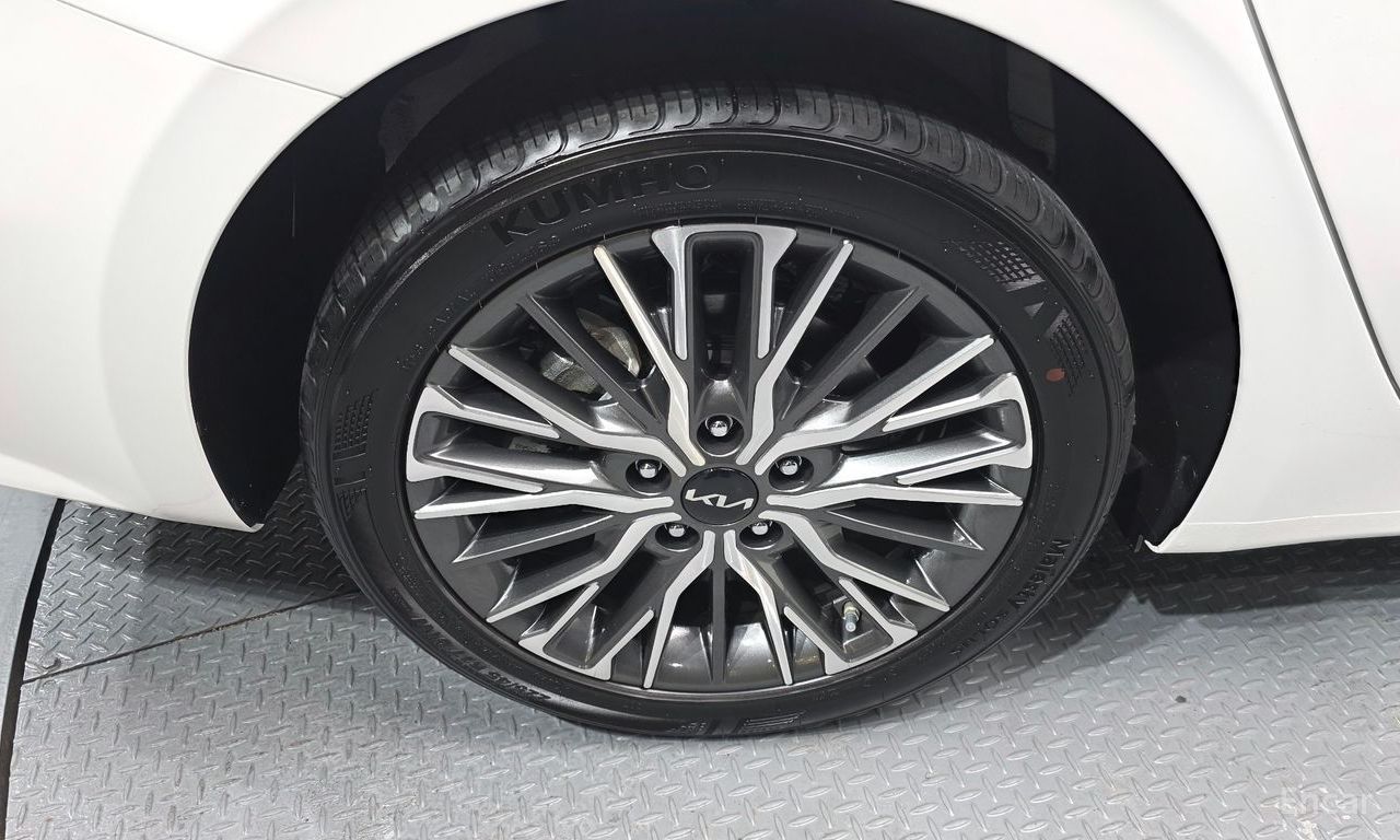 Kia K3 Signature — Фотографии автомобиля 5