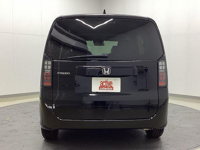 Honda Freed EX — Фотографии автомобиля 16