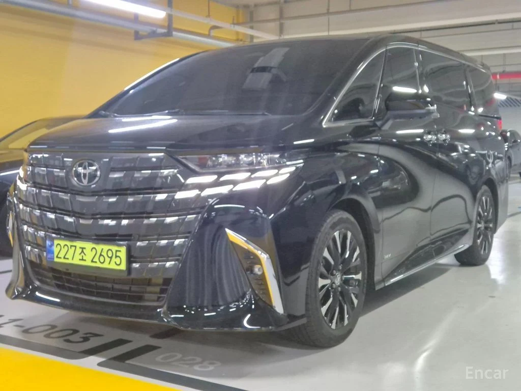 Toyota Alphard 2.5 HEV AWD