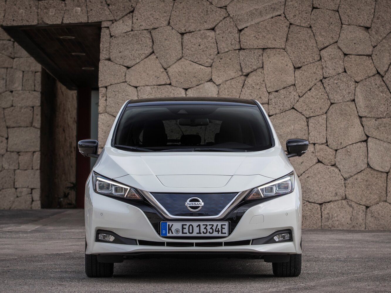 Nissan Leaf X 10 — Фотографии комплектации 2