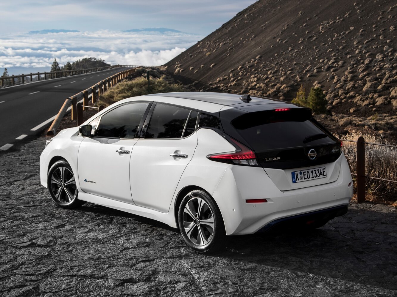 Nissan Leaf X 10 — Фотографии комплектации 5